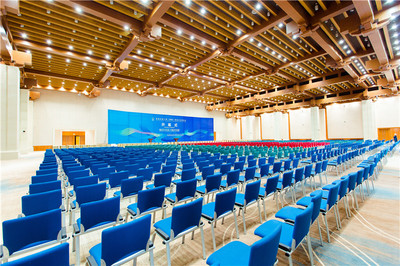 敦煌國際會議中心內(nèi)景與專業(yè)禮儀服務(wù) 絲路風(fēng)韻與現(xiàn)代商務(wù)的完美交融